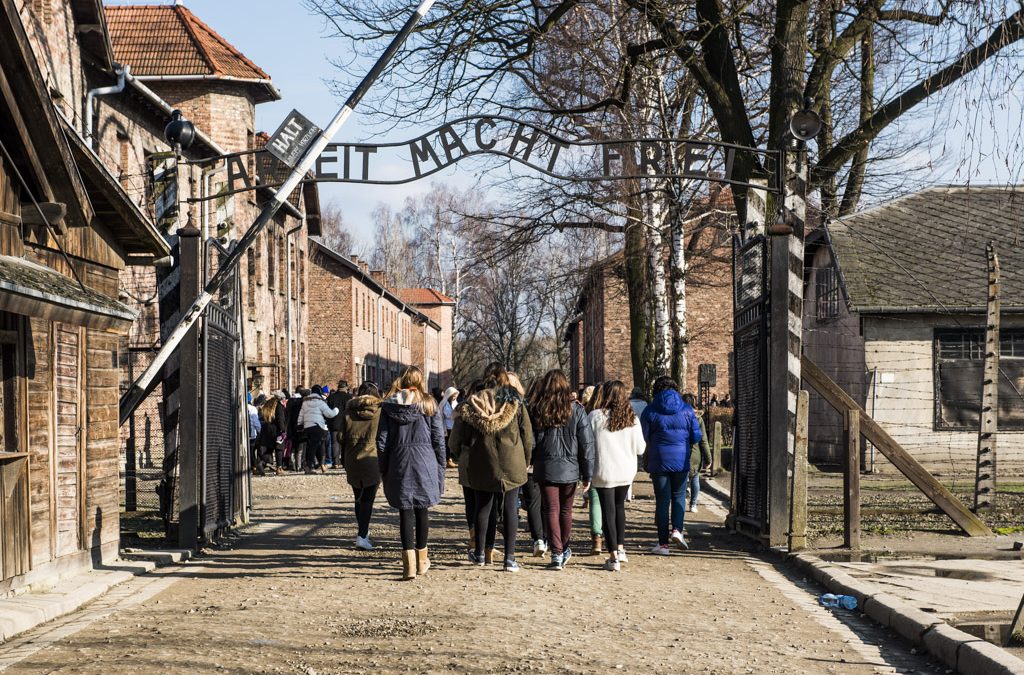Réaction du Front de Gauche à propos de la fin de la participation des élus à la journée d’étude à Auschwitz-Birkenau